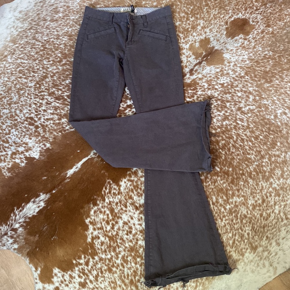 Elizabeth and James Linda flare pants - Picture 1 of 15